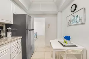 3801 S Ocean Dr, Hollywood, FL 33019 - Photo 15