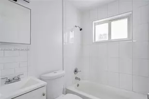 1630 NW 18th St, Miami, FL 33125 - Photo 3