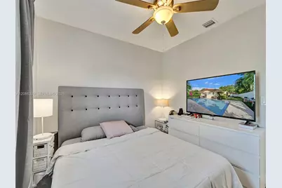 12015 NE 7th Ave, Biscayne Park, FL 33161 - Photo 15