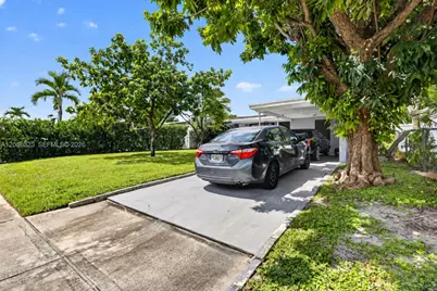 5317 NE 5th Ave, Oakland Park, FL 33334 - Photo 3