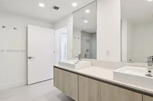 13800 Highland Dr, North Miami Beach, FL 33181 - Photo 15