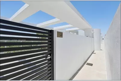 13800 Highland Dr #PH02, North Miami Beach, FL 33181 - Photo 31