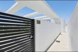 13800 Highland Dr, North Miami Beach, FL 33181 - Photo 31