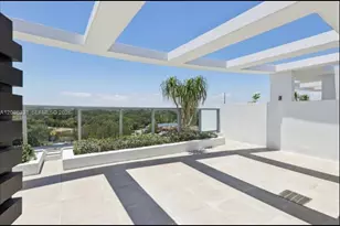 13800 Highland Dr, North Miami Beach, FL 33181 - Photo 29