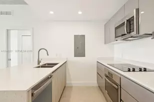 13800 Highland Dr, North Miami Beach, FL 33181 - Photo 5