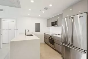 13800 Highland Dr, North Miami Beach, FL 33181 - Photo 7