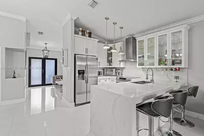19953 NW 78th Ave, Hialeah, FL 33015 - Photo 15
