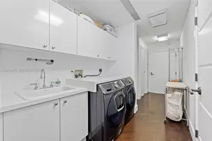 60 Edgewater Dr, Coral Gables, FL 33133 - Photo 13
