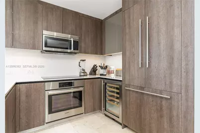 88 SW 7th St #2401, Miami, FL 33130 - Photo 23