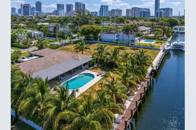 419 Alamanda Dr, Hallandale Beach, FL 33009 - Photo 31