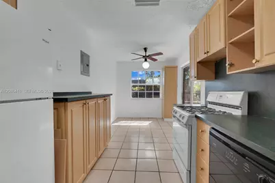 10780 NW 29th Ct, Sunrise, FL 33322 - Photo 3