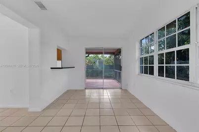 10780 NW 29th Ct, Sunrise, FL 33322 - Photo 9