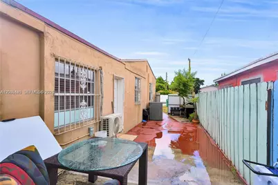 9460 NW 35th Ct, Miami, FL 33147 - Photo 13