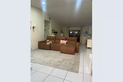 17223 NW 74th Ct, Hialeah, FL 33015 - Photo 5