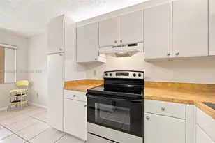 10668 W Clairmont Cir, Tamarac, FL 33321 - Photo 19