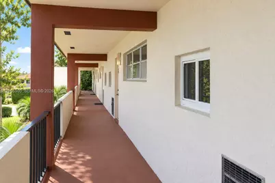 400 S Hollybrook Dr #306, Pembroke Pines, FL 33025 - Photo 7