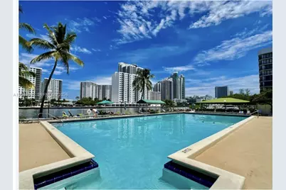 800 Parkview Dr #106, Hallandale Beach, FL 33009 - Photo 3