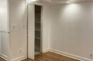 800 Parkview Dr, Hallandale Beach, FL 33009 - Photo 17