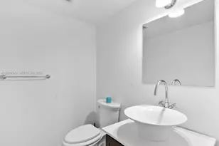 3675 N Country Club Dr, Aventura, FL 33180 - Photo 11