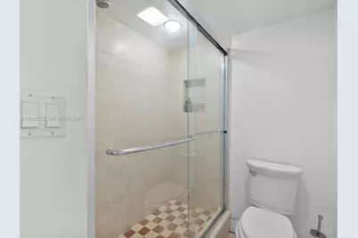 3675 N Country Club Dr #1607, Aventura, FL 33180 - Photo 15
