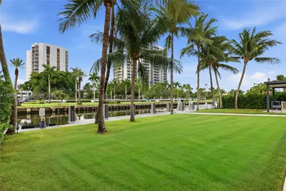 415 Holiday Dr, Hallandale Beach, FL 33009 - Photo 67