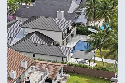415 Holiday Dr, Hallandale Beach, FL 33009 - Photo 13