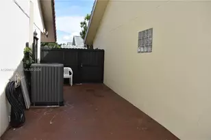 9029 NW 152nd Ln, Miami Lakes, FL 33018 - Photo 35