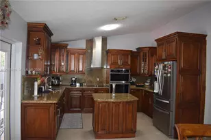 9029 NW 152nd Ln, Miami Lakes, FL 33018 - Photo 7