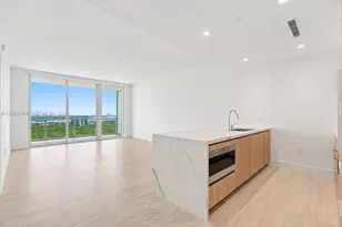 2411 Laguna Cir, North Miami, FL 33181 - Photo 3