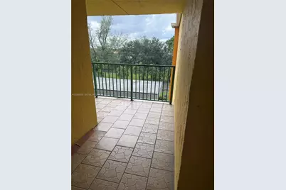 606 W 81st St #405, Hialeah, FL 33014 - Photo 7