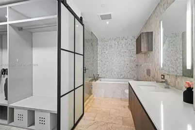 68 SE 6th St #3306, Miami, FL 33131 - Photo 7