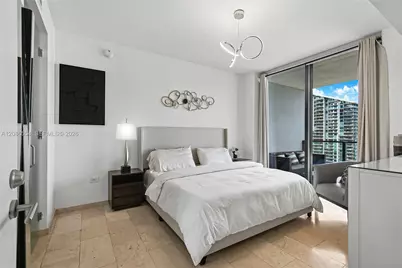 68 SE 6th St #3306, Miami, FL 33131 - Photo 3