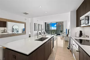68 SE 6th St, Miami, FL 33131 - Photo 19
