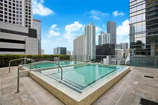68 SE 6th St, Miami, FL 33131 - Photo 29
