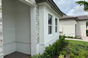 2404 SE 29th Dr, Homestead, FL 33035 - Photo 3