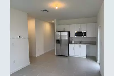 2404 SE 29th Dr, Homestead, FL 33035 - Photo 11