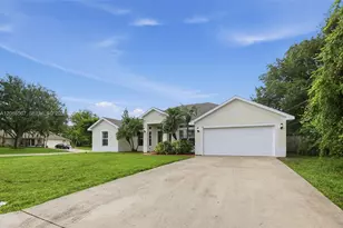 601 SW Curtis St, Port Saint Lucie, FL 34983 - Photo 3