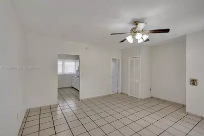 7300 Byron Ave #15B, Miami Beach, FL 33141 - Photo 9
