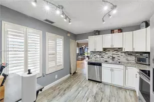 3839 Island Club Circle, Lake Worth, FL 33462 - Photo 11
