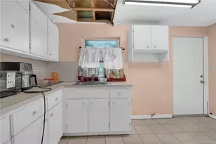 855 NW 130th St, North Miami, FL 33168 - Photo 13