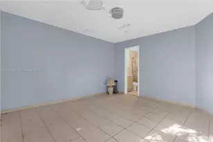 855 NW 130th St, North Miami, FL 33168 - Photo 15