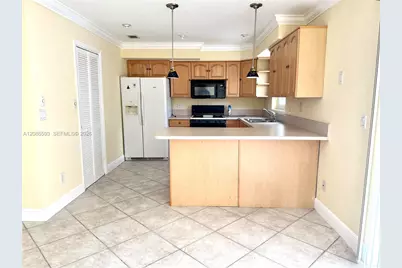 1611 NE 35th St, Pompano Beach, FL 33064 - Photo 9