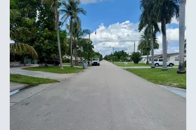1611 NE 35th St, Pompano Beach, FL 33064 - Photo 29