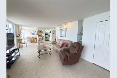 2401 Collins Ave #1801, Miami Beach, FL 33140 - Photo 15