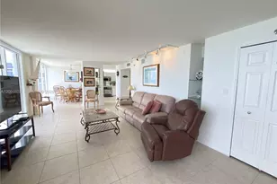 2401 Collins Ave, Miami Beach, FL 33140 - Photo 15
