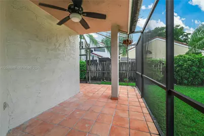 1290 Seagrape Cir, Weston, FL 33326 - Photo 19