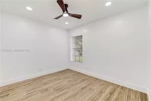 1290 Seagrape Cir, Weston, FL 33326 - Photo 33