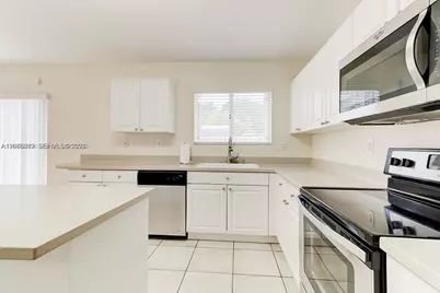 21222 SW 88th Pl, Cutler Bay, FL 33189 - Photo 13