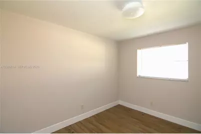806 NW 10th St #1, Hallandale Beach, FL 33009 - Photo 5