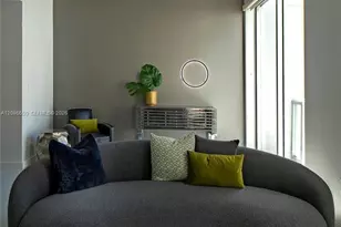 1060 Brickell Ave, Miami, FL 33131 - Photo 17